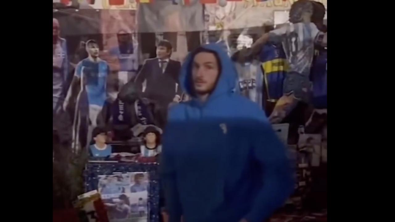 L’ultimo saluto di Kvaratskhelia a Napoli: prima del Psg l’omaggio a Maradona